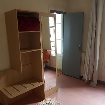 Au Royal Mad 3* Paris