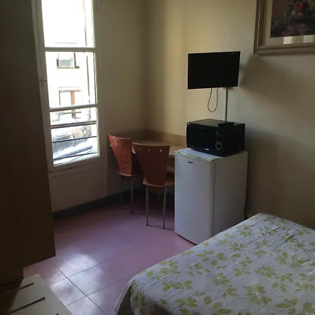 玛德皇家酒店 酒店