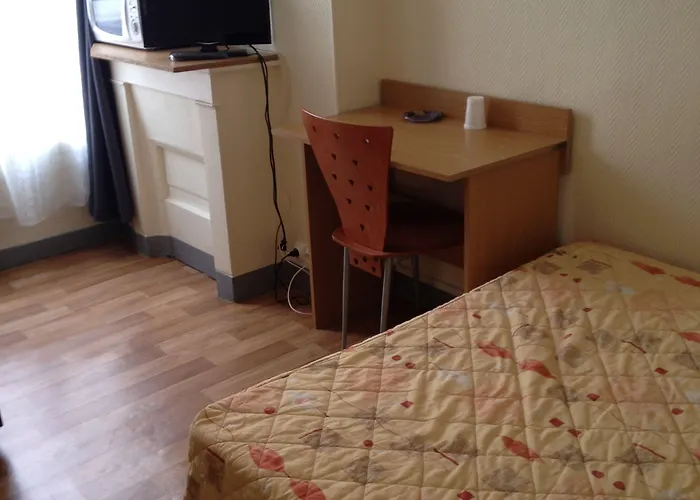 Au Royal Mad Hotel