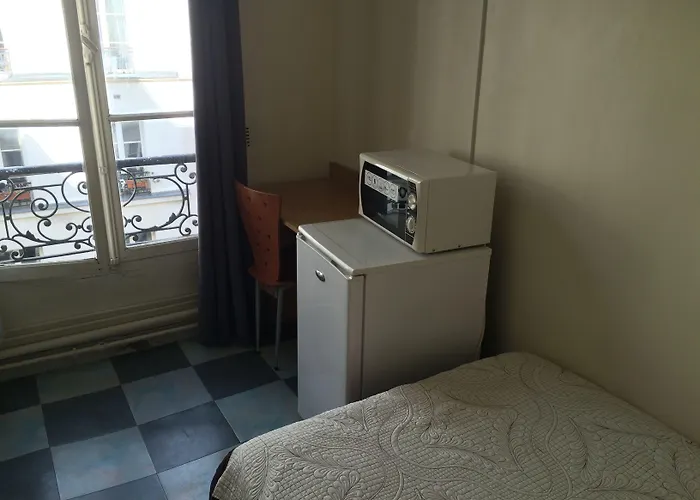 Au Royal Mad Hotel Paryż
