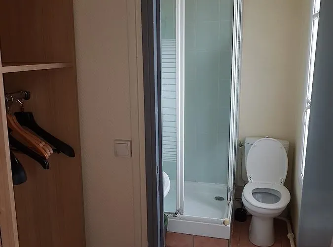 Au Royal Mad Hotel
