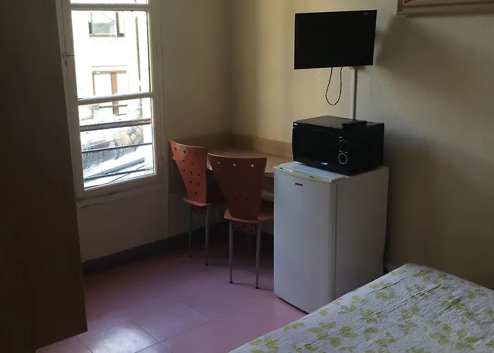 Au Royal Mad Hotel