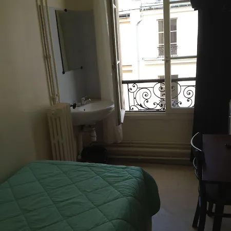 Отель Au Royal Mad