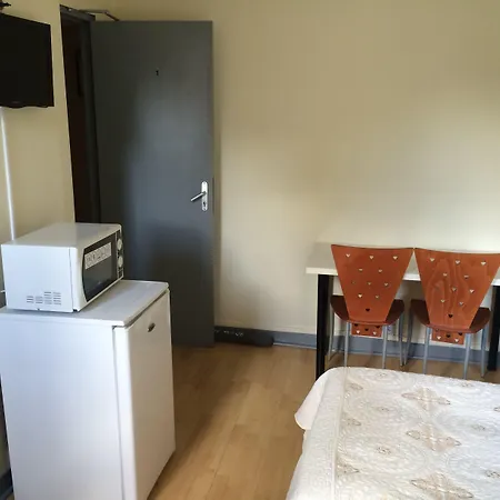 Au Royal Mad Отель Париж