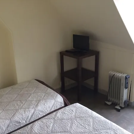 Au Royal Mad Отель