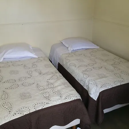 Au Royal Mad Отель