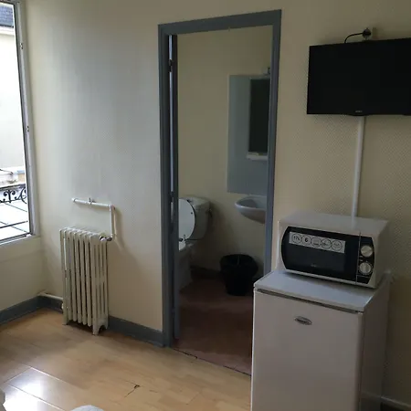 Au Royal Mad Hotel