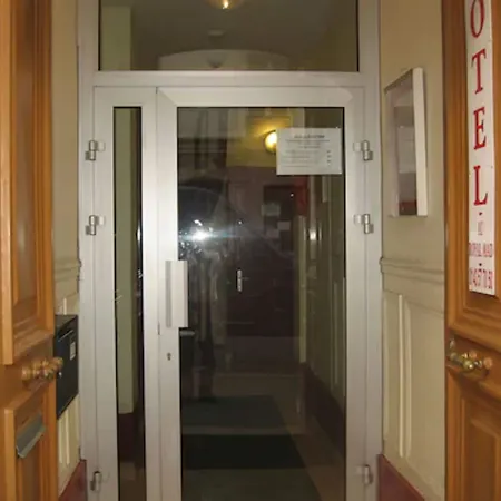 Отель Au Royal Mad 3*