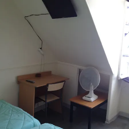 Au Royal Mad Отель