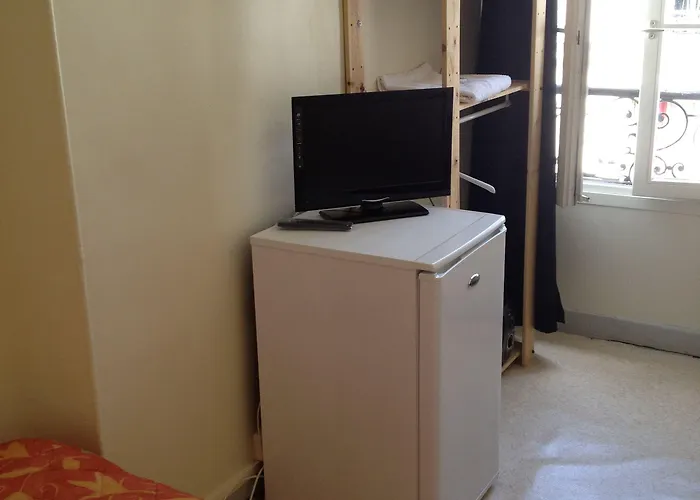 Au Royal Mad 3* Paris