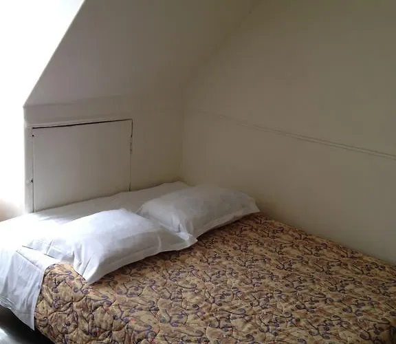 Au Royal Mad Hotell 3*