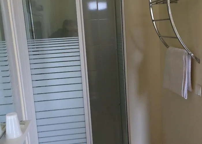 Au Royal Mad 3* Paris