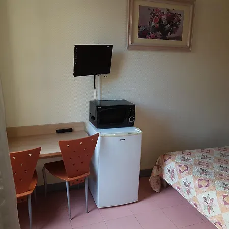 Au Royal Mad Отель 3*