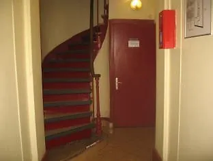 Au Royal Mad